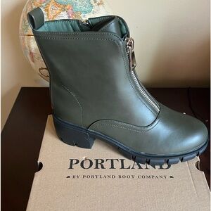Portland Boot Company Women’s Zip Front Boot. NIB Sz11